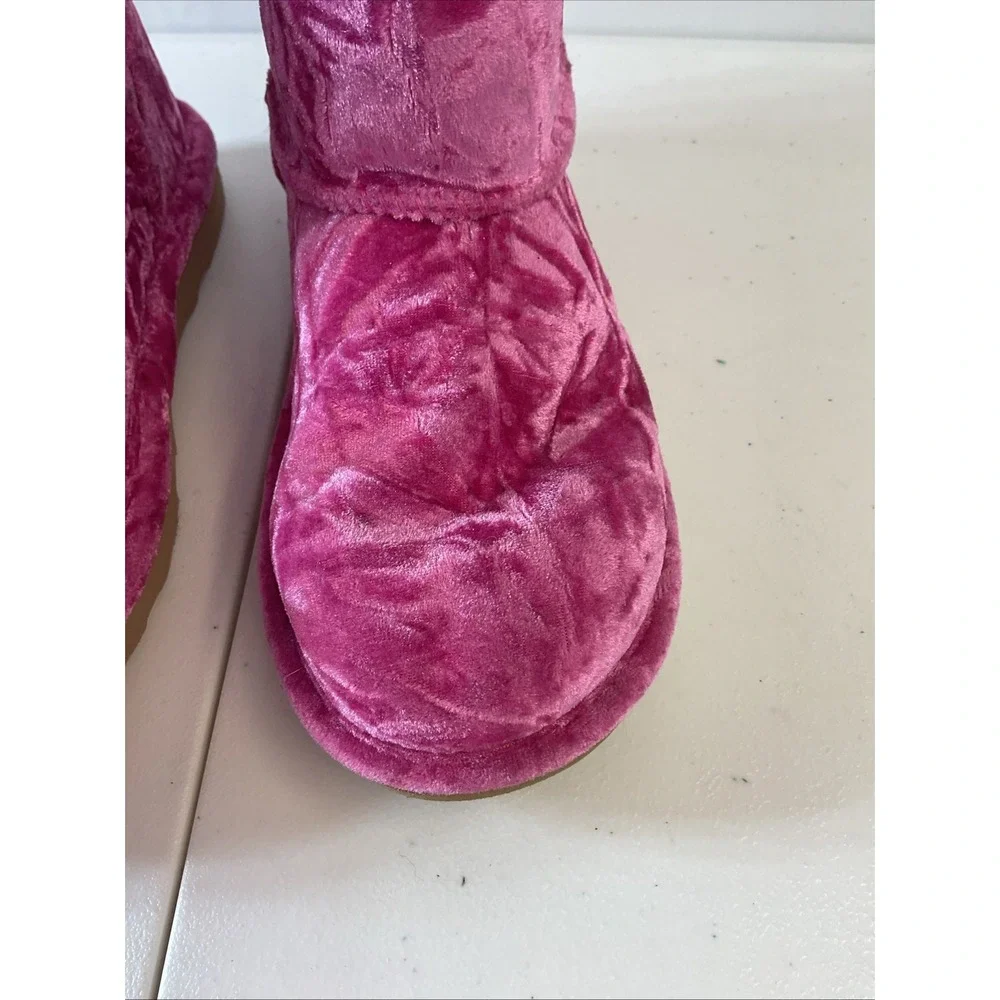 UGG Classic Mini II Velvet Boot‎ Raspberry Sorbet Wool Lining Girl's 4 Classic